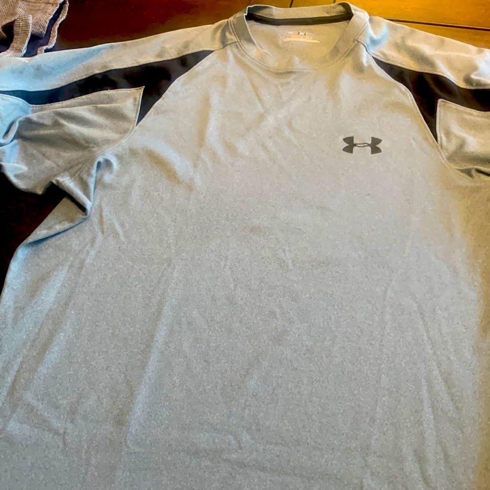Under Armour Small Men Gray Black Accent